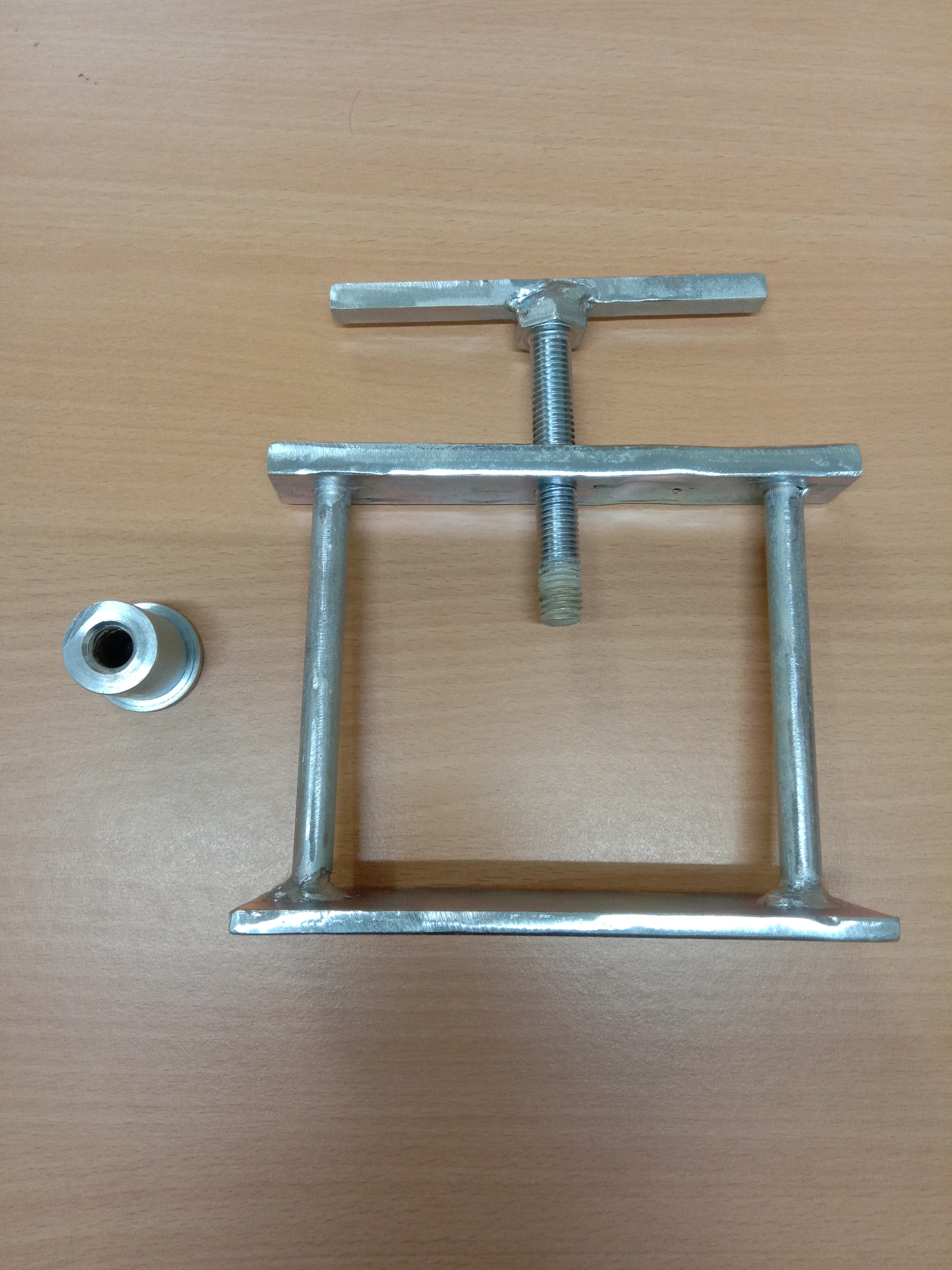 Indian Clamp for Single Flask