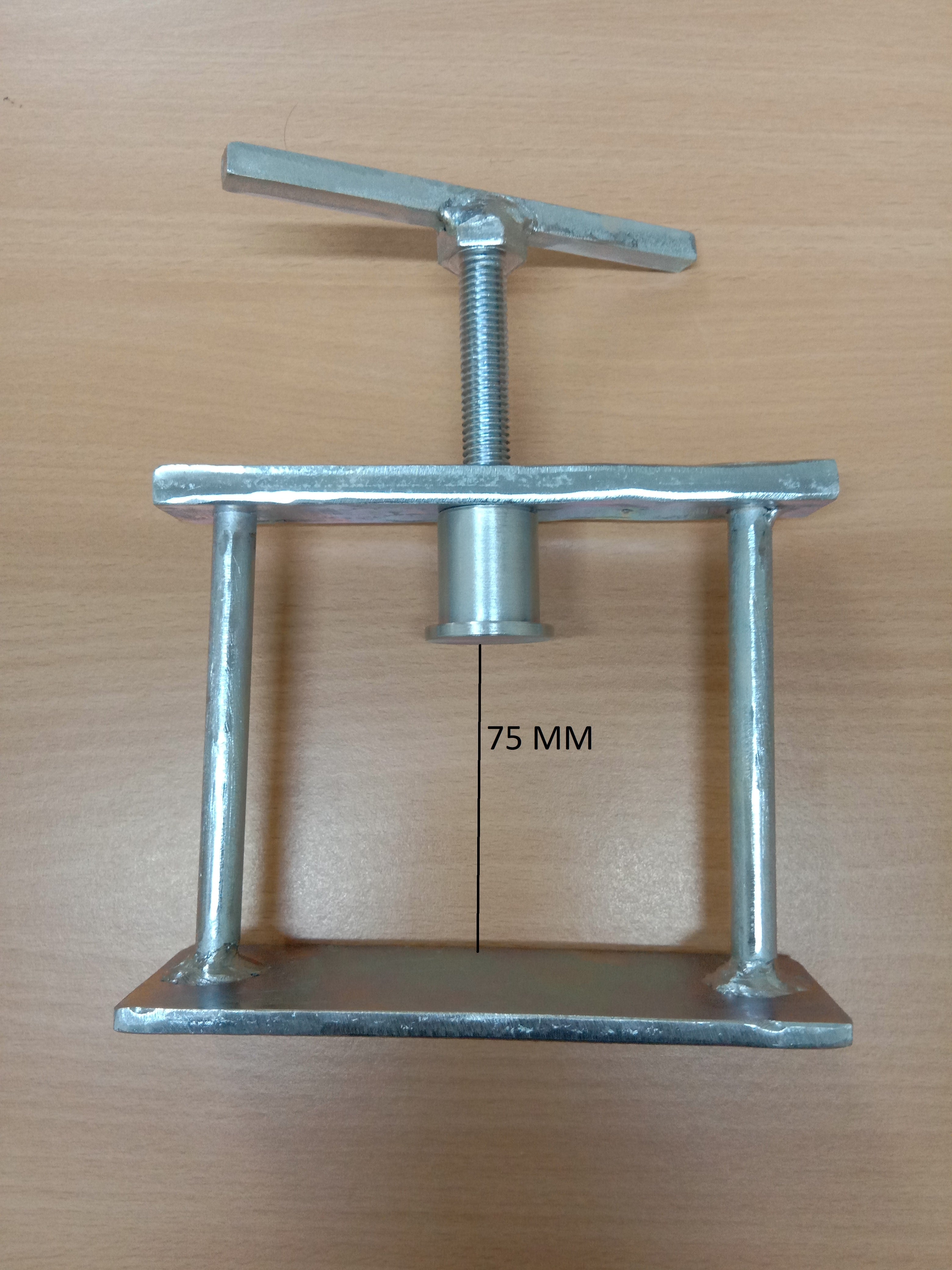 Indian Clamp for Single Flask