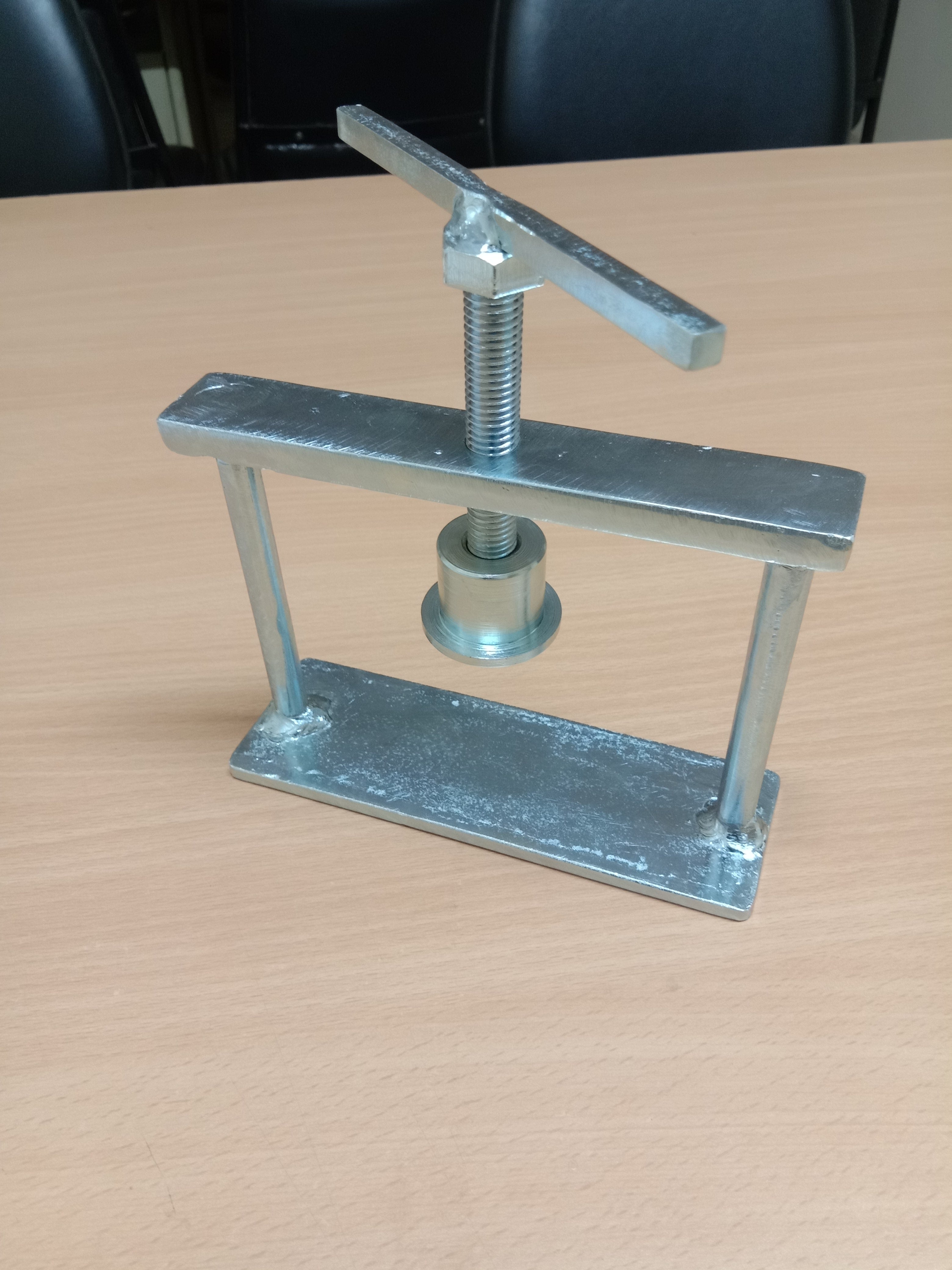 Indian Clamp for Single Flask